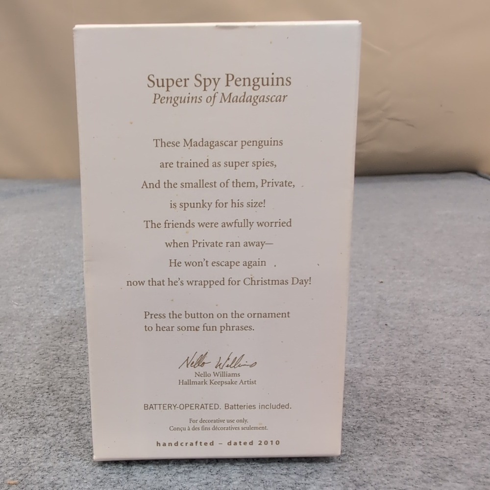 Hallmark Keepsake Super Spy Penguins of Madagascar Christmas Ornament Magic 2010 - Picture 2 of 3